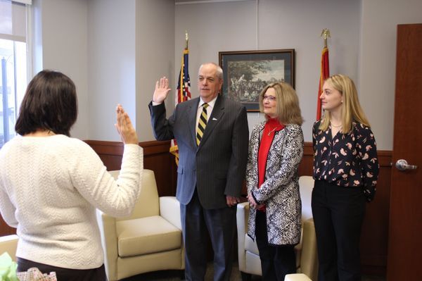 Glascock sworn in as Columbia city manager